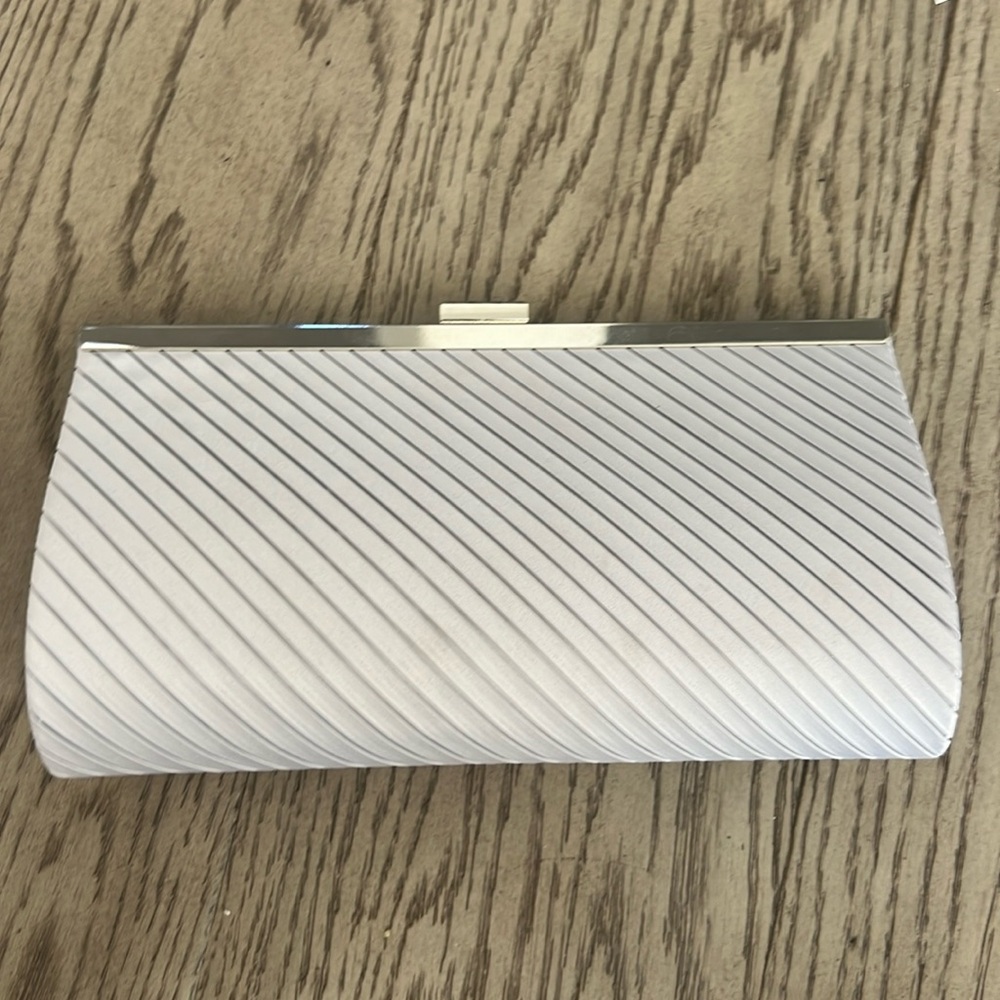 Women’s Charming Charlie by RSVP Silver Clutch with Detachable Crossbody Chain